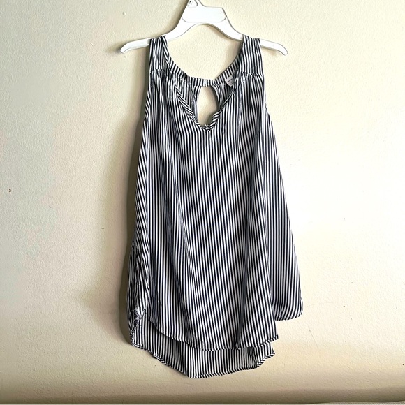 Old Navy Women's Striped Sleeveless V-Neck Keyhole | XL - Picture 1 of 6